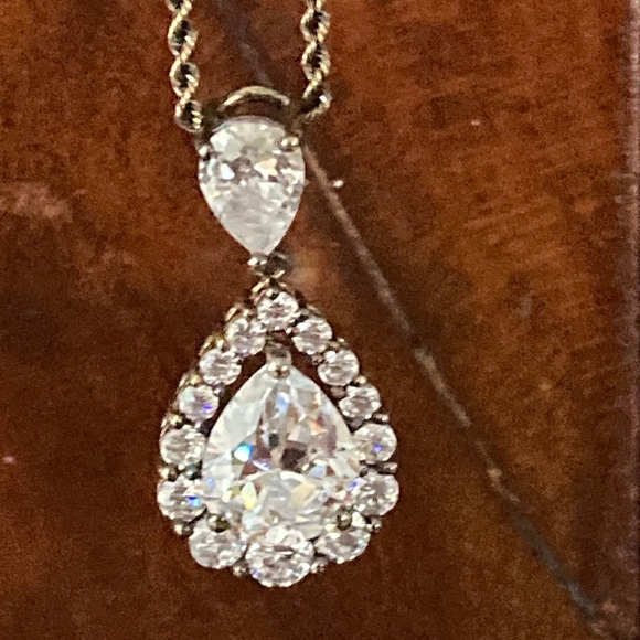 Stauer 925 Clear Pendant Necklace - Picture 3 of 13